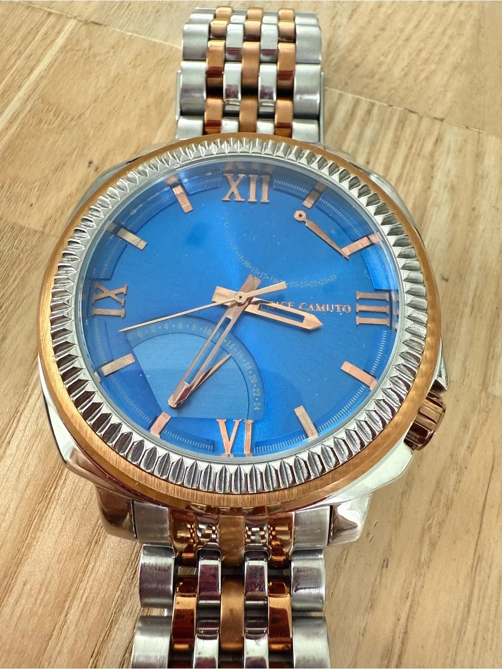 Vince Camuto mens blue dial silver tone rose gold tone watch NEW BATTERY